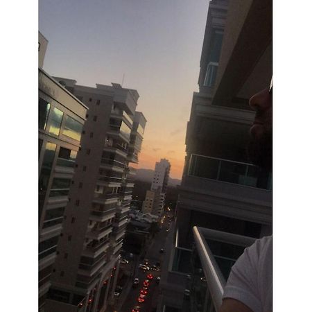 Curtindo Meia Praia Das Alturas Appartamento Itapema Esterno foto
